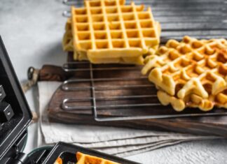 Готовим венские вафли в электровафельнице