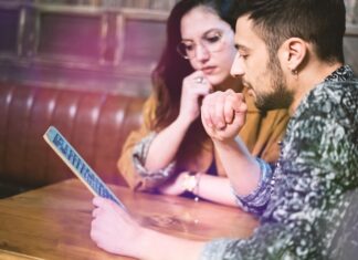 Гадание: Понимание мужского отношения онлайн