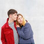 Сны о поцелуях с молодым парнем: толкование