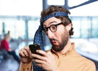 Как записать смешной контакт в телефоне