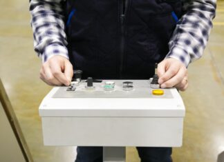 Зарядное устройство для литиевых аккумуляторов 12 В