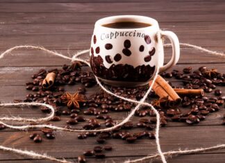 Бабочка на кофейной гуще: значение и толкование