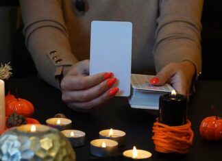 Расклад онлайн таро на ближайшее будущее