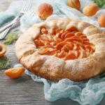 Рыбный пирог из слоеного дрожжевого теста