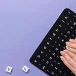 Клавиатура ноутбука пишет цифры вместо букв