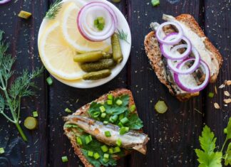 Рецепты бутербродов со шпротами и огурцом