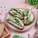 Рецепты бутербродов со шпротами