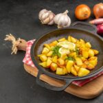 Картошка с курицей и овощами в мультиварке