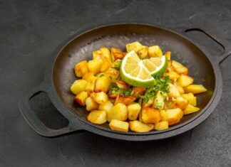 Картошка с курицей и кабачками: тушеное блюдо