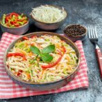 Капустно-яблочный салат с морковью: рецепт