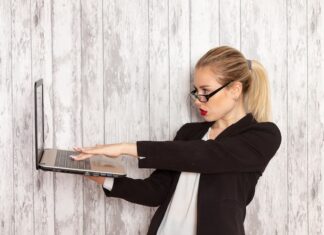 Как вернуться из полноэкранного режима на компьютере