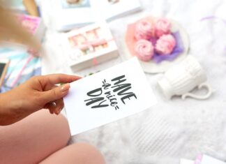 Подпись на открытке подруге на день рождения