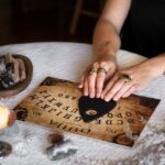 Гадание: Как понять, чем он занят сейчас