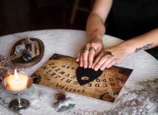 Гадание: Как понять, чем он занят сейчас