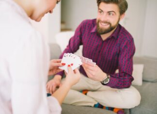 Гадание: Как мужчина относится ко мне