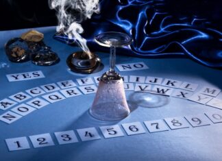 Колесо Фортуны и Туз Мечей: Сочетание в Таро