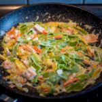 Капуста на сковороде: рецепты из белокочанной