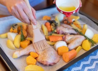 Рулет из курицы в духовке: рецепт приготовления