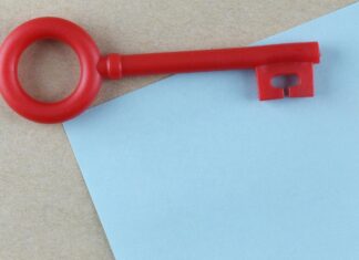 Разгадка тайны красного ключа у бабки Гренни