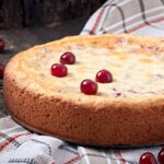 Манный пирог с кефиром в духовке