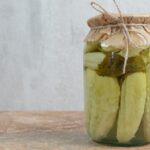 Закрываем сезон: соленые огурцы на зиму в банках