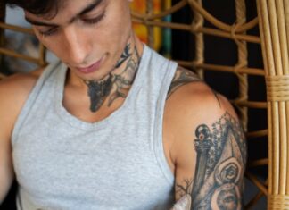 Красивые эскизы тату на кисть для мужчин