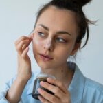 Сонник: черные точки на лице