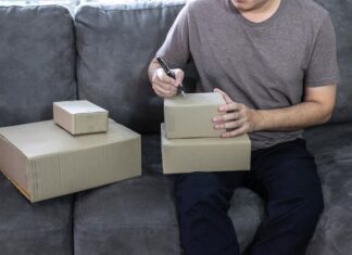 Как получить посылку с Озона в постамате