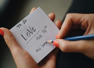 Заголовок: «Выразите любовь: слова для любимого мужчины»