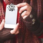 Сны о подарках: что значит получение телефона