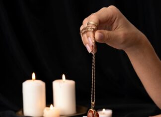 Значение перевернутой башни в Таро при гадании