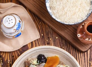 Уха из консервы сайры с рисом