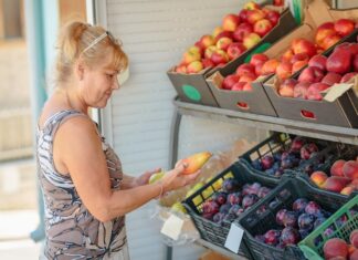 Снится покупать фрукты на рынке: толкование сна