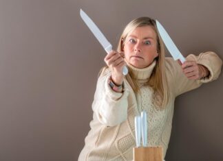 Семерка Мечей: Значение и Расшифровка