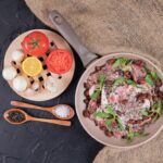 Солянка сборная: рецепт с колбасой и солеными огурцами