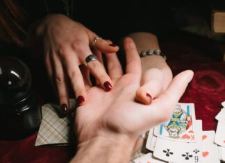 Умеренность Таро Уэйта: значение в отношениях