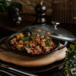 Печень индейки с луком: простой рецепт на сковороде