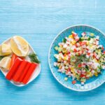 Как разнообразить салат с кальмарами