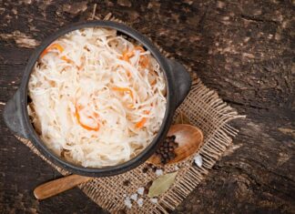 Осенний капустный салат на зиму