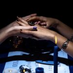 Значение карты 11 Таро в отношениях: справедливость