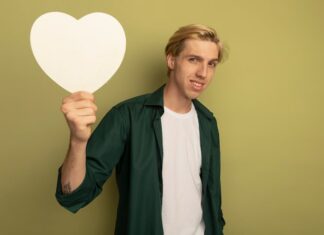 Как ответить парню на «Я тебя хочу»