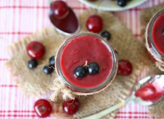 Ягодный кисель из крахмала: рецепт