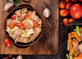 Классический бефстроганов из свинины на сковороде