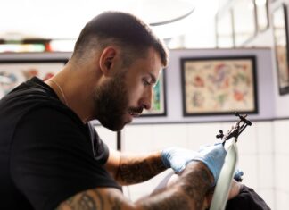 Тату ручкой: простое и стильное для парней