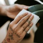 Татуировка розы на руке: значение и символ