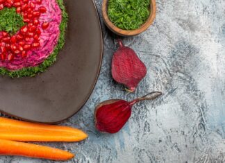 Вареный свекольный салат с подсолнечным маслом