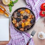 Куриные сердечки со сметаной на сковороде