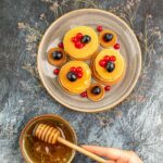 Медовик на сковороде: классический рецепт