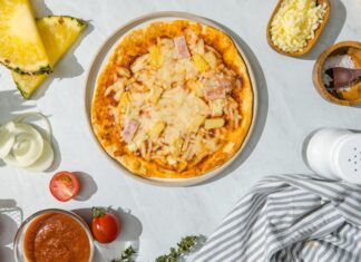 Рецепт пиццы с ананасами и курицей