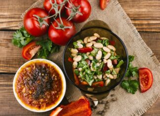 Салат с фасолью и тунцом: простой рецепт